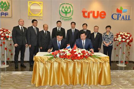 Chen Run’er met with Thai Deputy Prime Minister SomkidJatusripitak and witnessed the signing between HNCA and CP Group，Thai Smile Airways and Nok Airlines